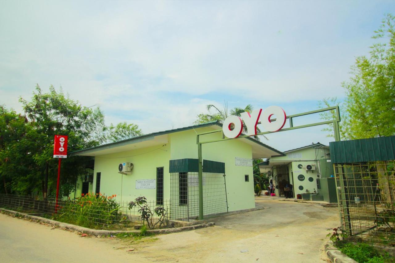 Oyo 1596 Taman Homestay Syariah Dumai Exterior foto