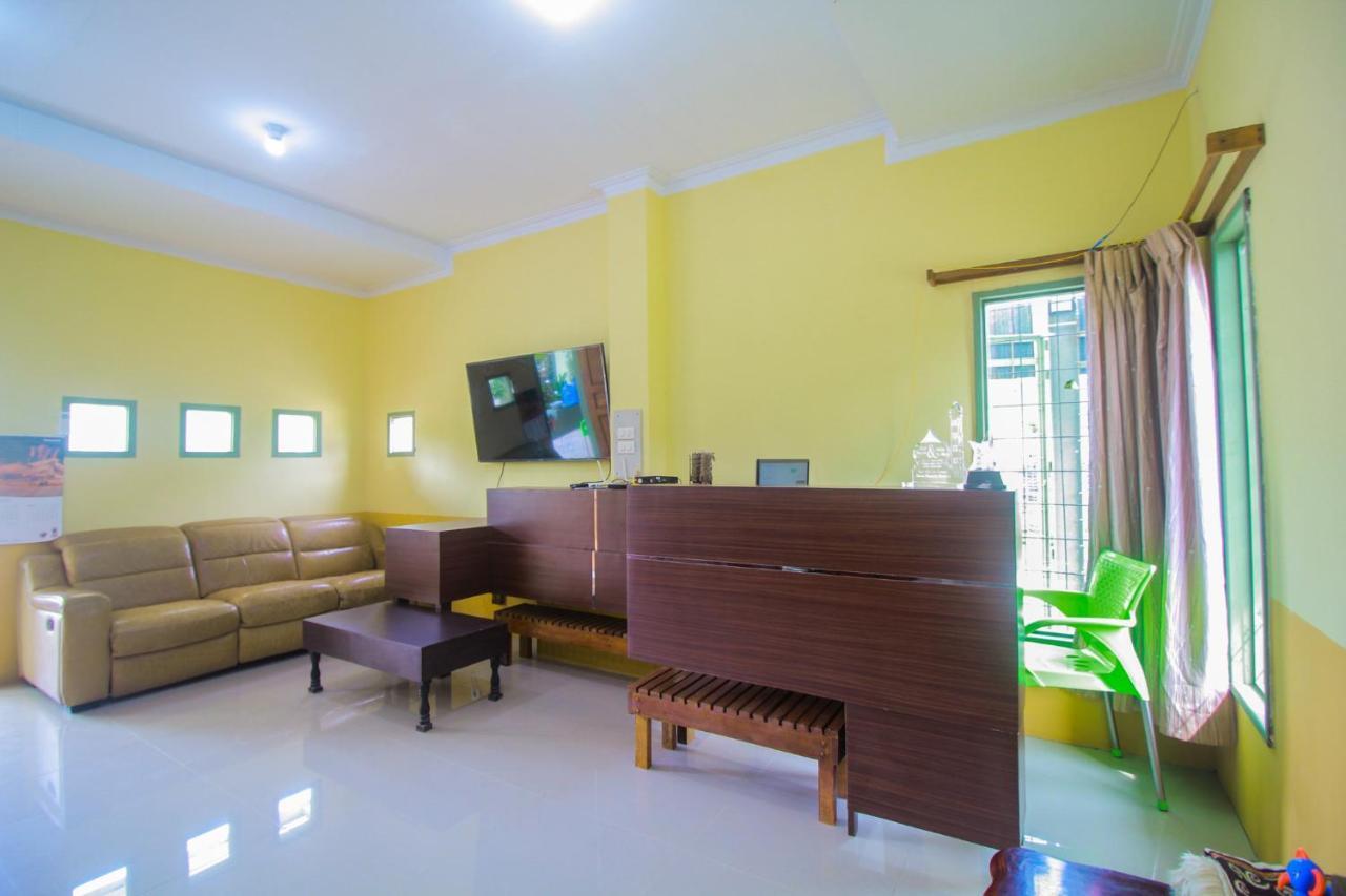 Oyo 1596 Taman Homestay Syariah Dumai Exterior foto